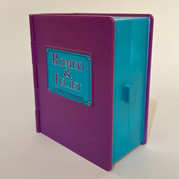 Romeo and Juliet Book Play Set William Shakespeare 1996 Big Feats Entertainment - Picture 3 of 7